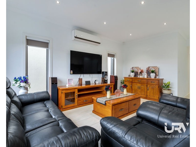 6 Burrows Place, Craigieburn VIC 3064