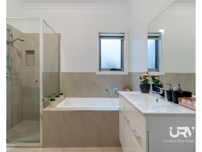 6 Burrows Place, Craigieburn VIC 3064