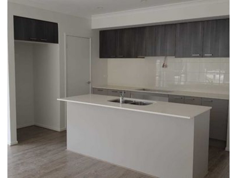 21 Millau Avenue, Craigieburn VIC 3064