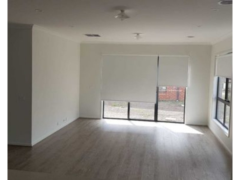 21 Millau Avenue, Craigieburn VIC 3064