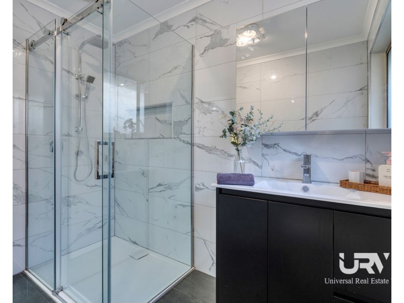 12 Edington Way, Craigieburn VIC 3064