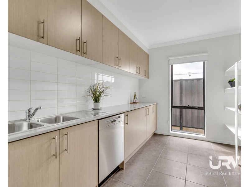 25 Admiration Drive, Craigieburn VIC 3064