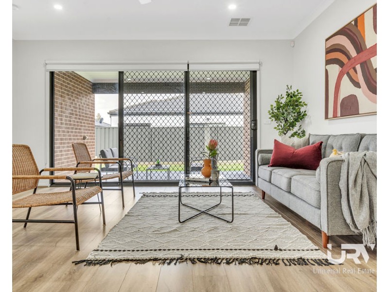 25 Admiration Drive, Craigieburn VIC 3064