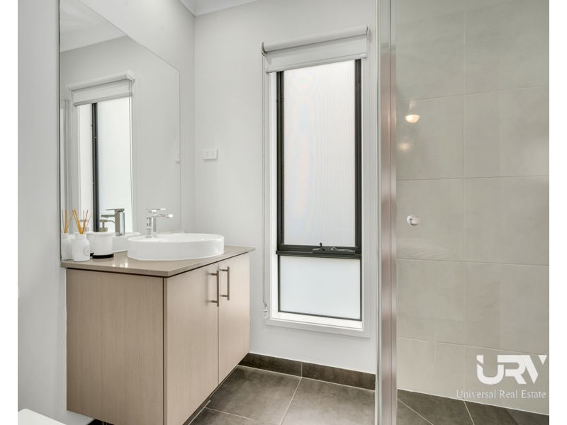 25 Admiration Drive, Craigieburn VIC 3064