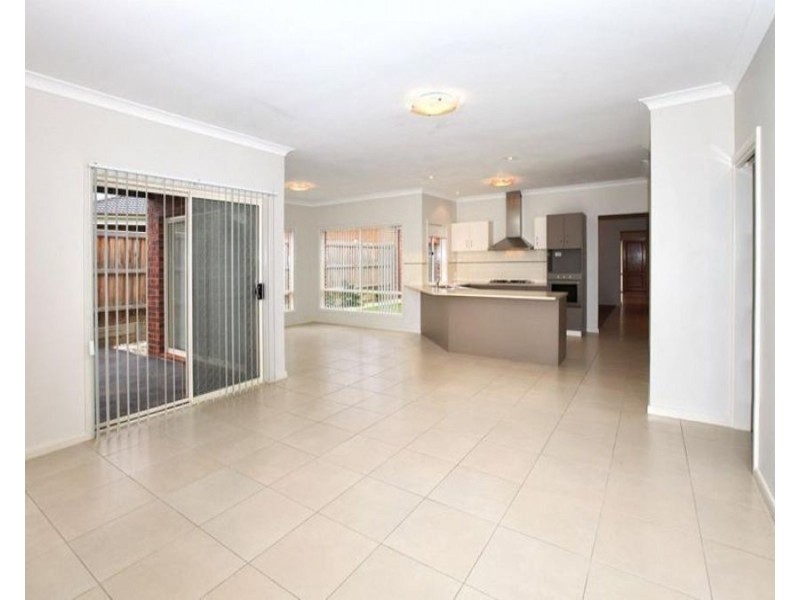 29 Lauderdale Drive, Craigieburn VIC 3064