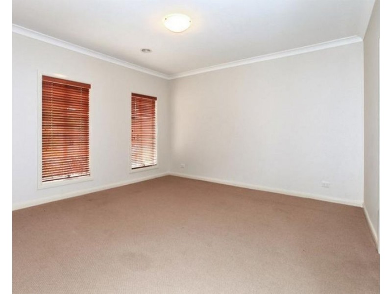 29 Lauderdale Drive, Craigieburn VIC 3064