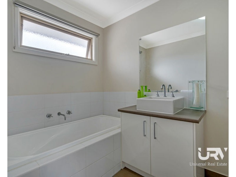 8 Cable Circuit, Craigieburn VIC 3064