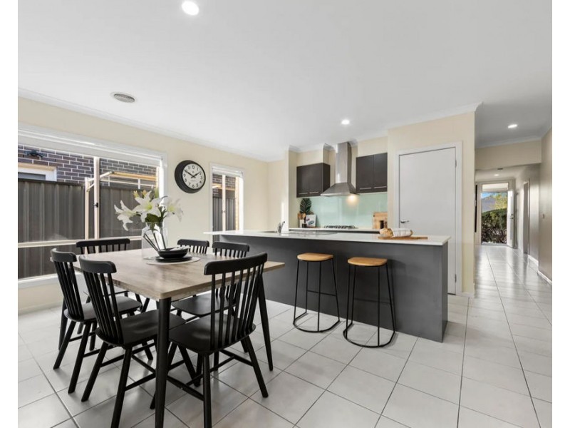 35 Watergum Avenue, Craigieburn VIC 3064