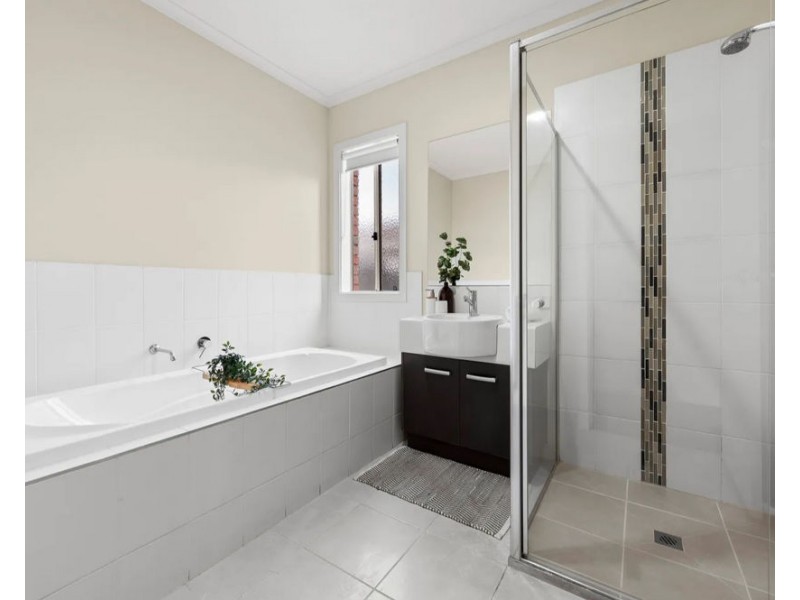 35 Watergum Avenue, Craigieburn VIC 3064