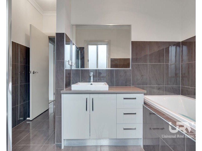 2 Serenity Way, Craigieburn VIC 3064