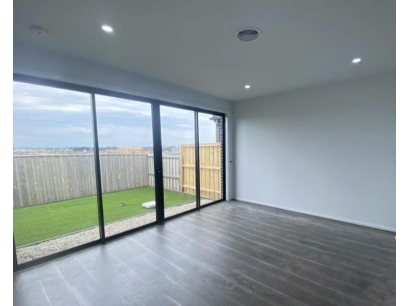 5 Caseys Way, Donnybrook VIC 3064