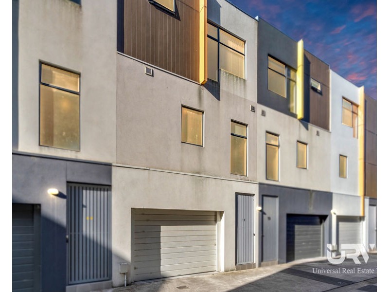 18/11 Troward Harvey Way, Craigieburn VIC 3064