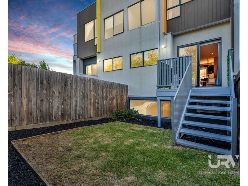 18/11 Troward Harvey Way, Craigieburn VIC 3064