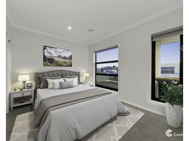 8 Wispering Circuit, Kilmore VIC 3764