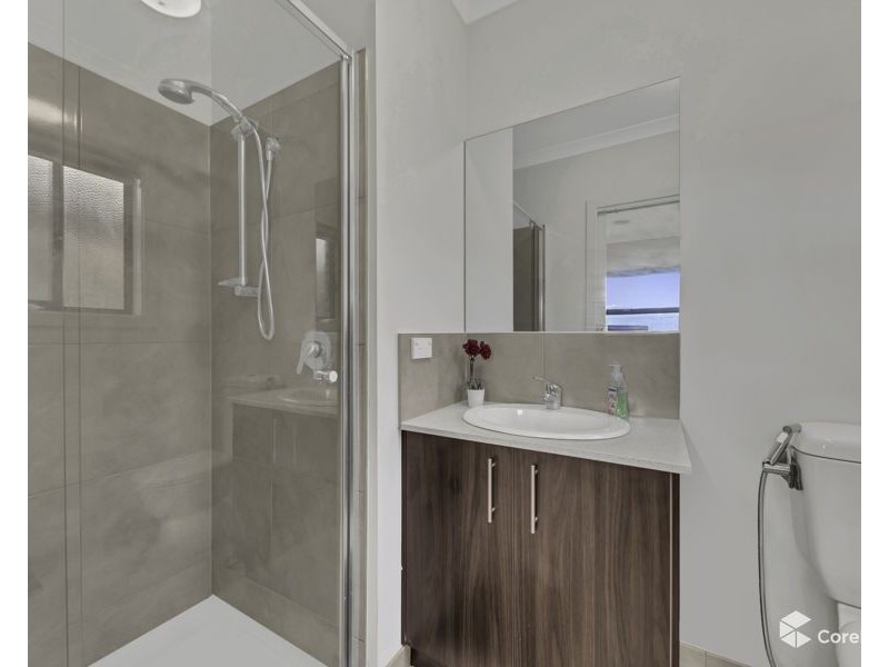 8 Wispering Circuit, Kilmore VIC 3764