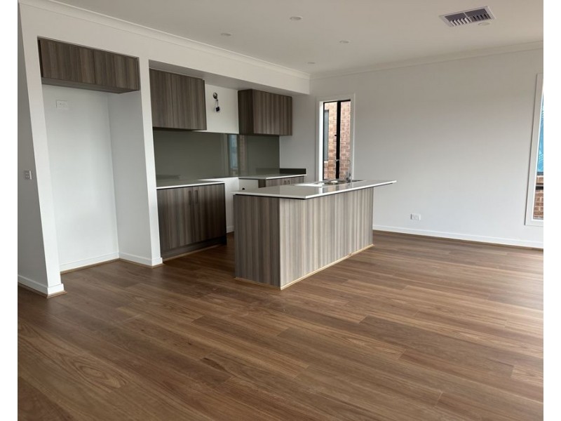 18 Times Street, Kalkallo VIC 3064