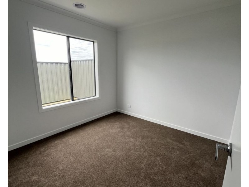 18 Times Street, Kalkallo VIC 3064