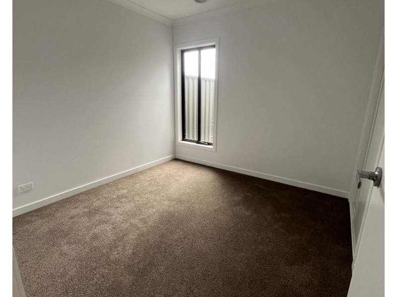 18 Times Street, Kalkallo VIC 3064