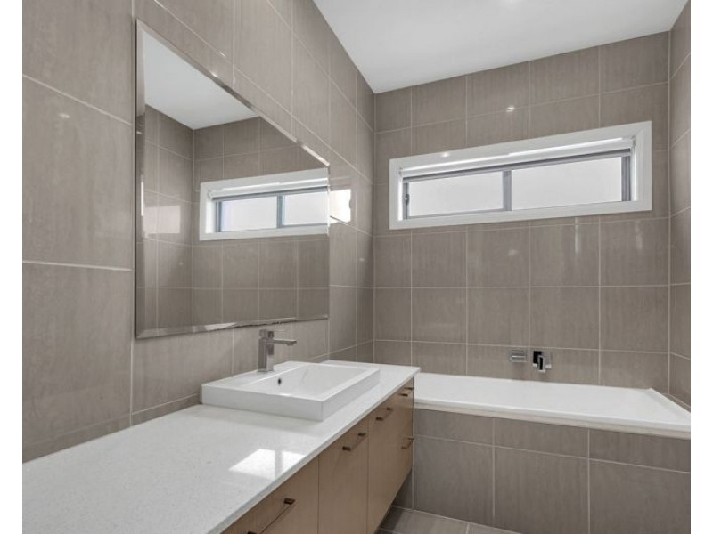 5 Watermill Avenue, Craigieburn VIC 3064