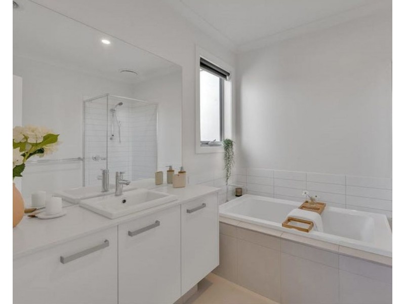 52 Bayano Way, Craigieburn VIC 3064