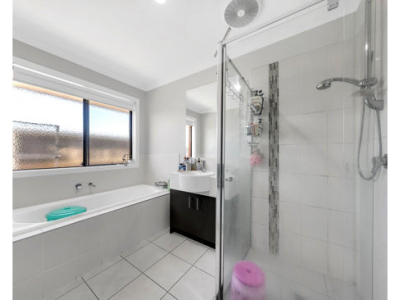 24 Edenvale Boulevard, Wollert VIC 3750