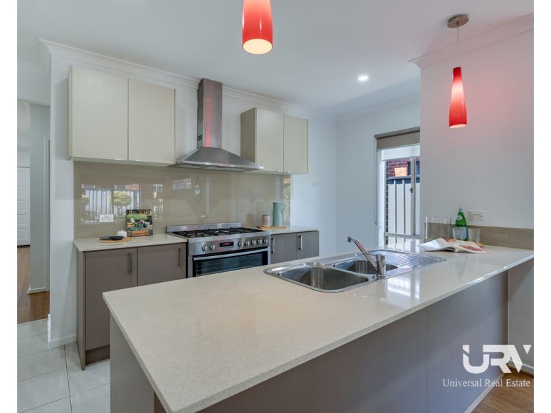 241 Newbury Blvd, Craigieburn VIC 3064