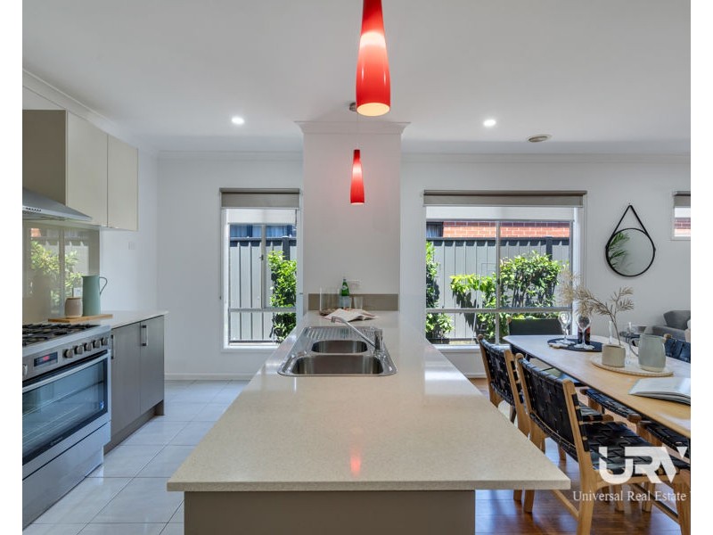 241 Newbury Blvd, Craigieburn VIC 3064