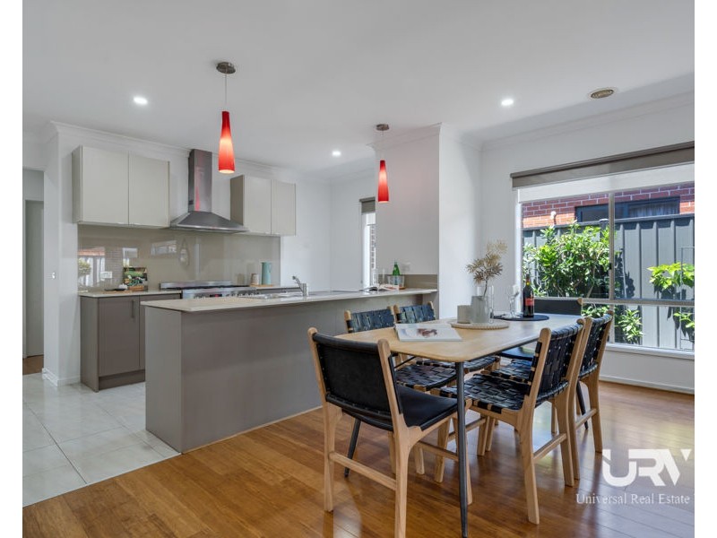 241 Newbury Blvd, Craigieburn VIC 3064