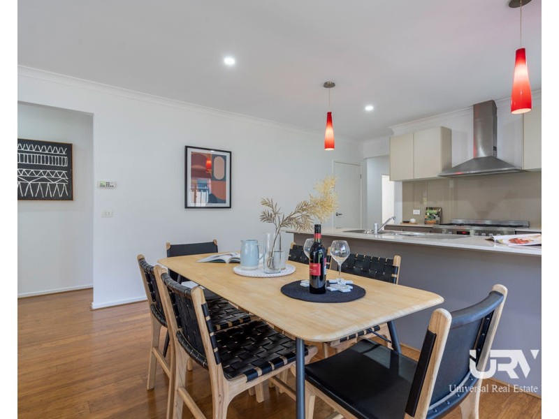 241 Newbury Blvd, Craigieburn VIC 3064