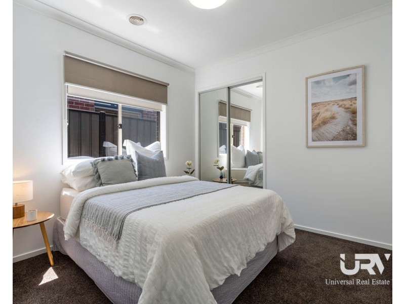 241 Newbury Blvd, Craigieburn VIC 3064