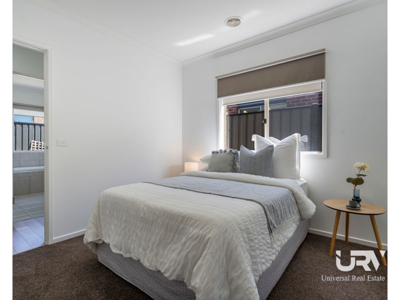 241 Newbury Blvd, Craigieburn VIC 3064