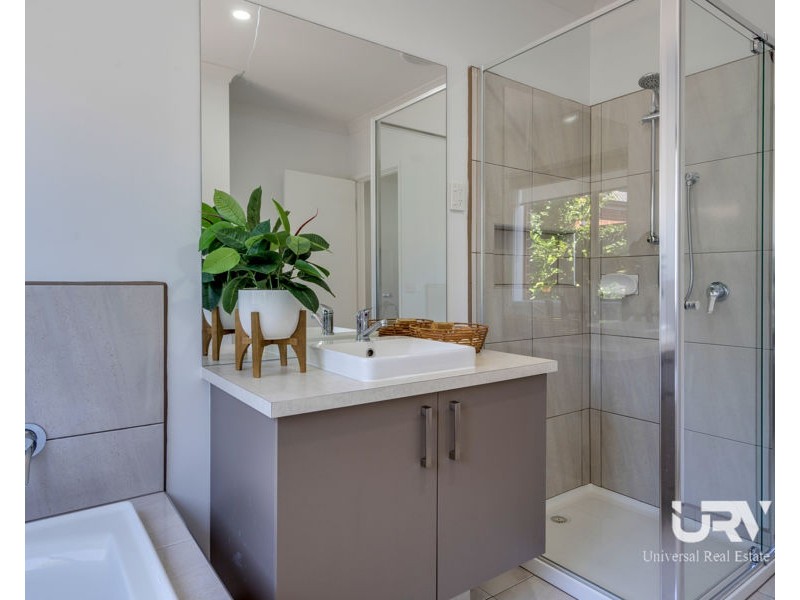 241 Newbury Blvd, Craigieburn VIC 3064
