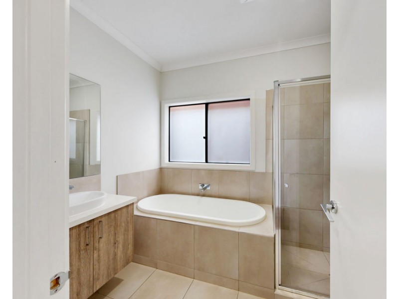 5 Rawson Street, Donnybrook VIC 3064