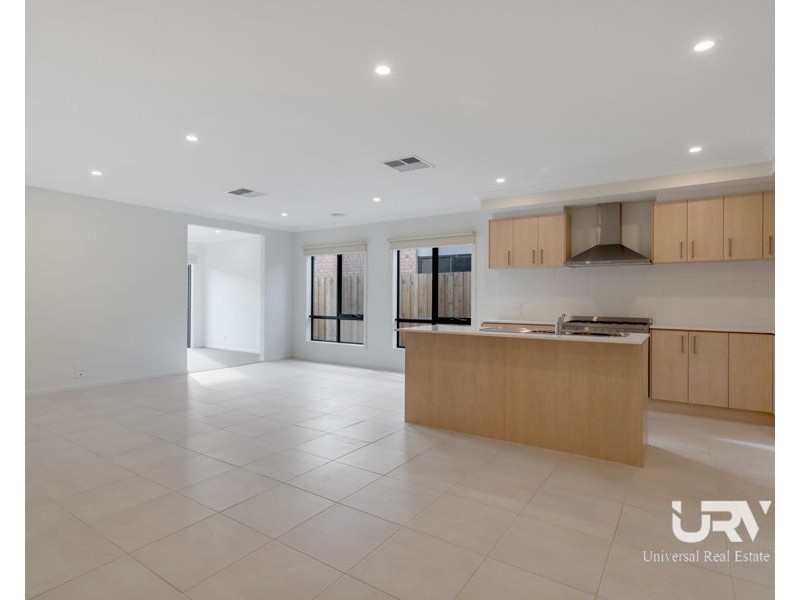 11 Pinaster Street, Wallan VIC 3756