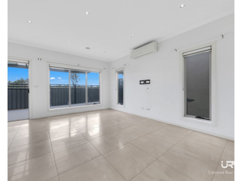 12 Burrows Place, Craigieburn VIC 3064