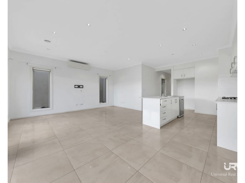 12 Burrows Place, Craigieburn VIC 3064