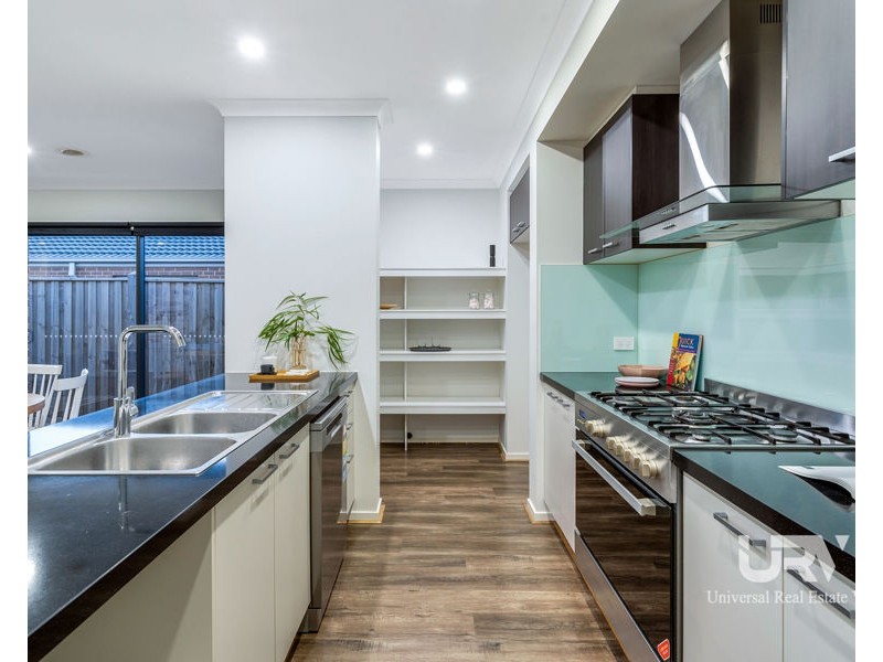 15 Valere Street, Mickleham VIC 3064