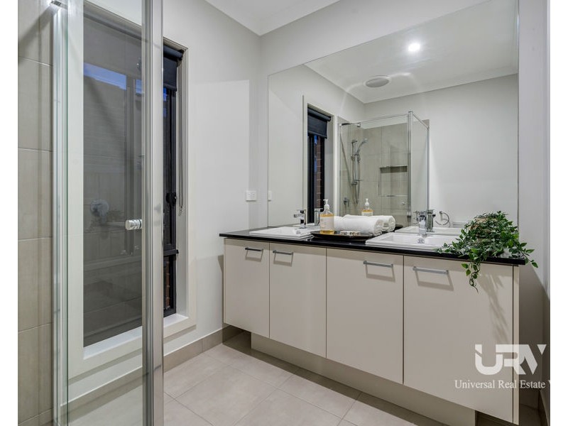 15 Valere Street, Mickleham VIC 3064