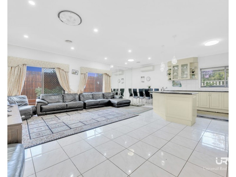 2 Golfview Drive, Craigieburn VIC 3064