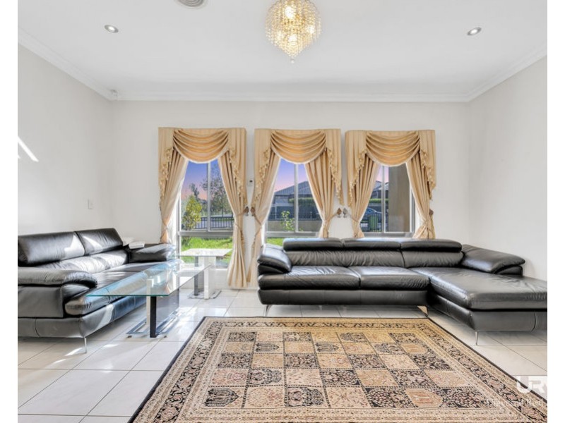 2 Golfview Drive, Craigieburn VIC 3064