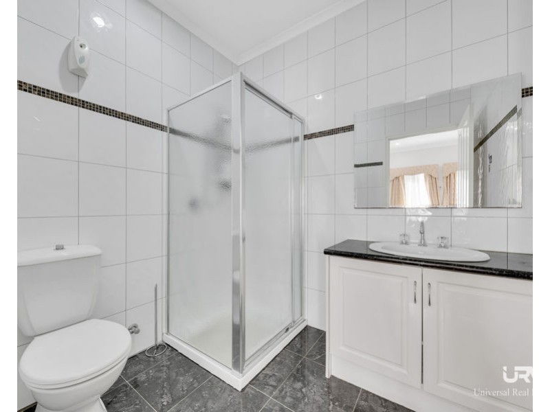 2 Golfview Drive, Craigieburn VIC 3064