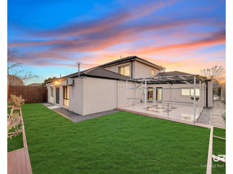 2 Golfview Drive, Craigieburn VIC 3064