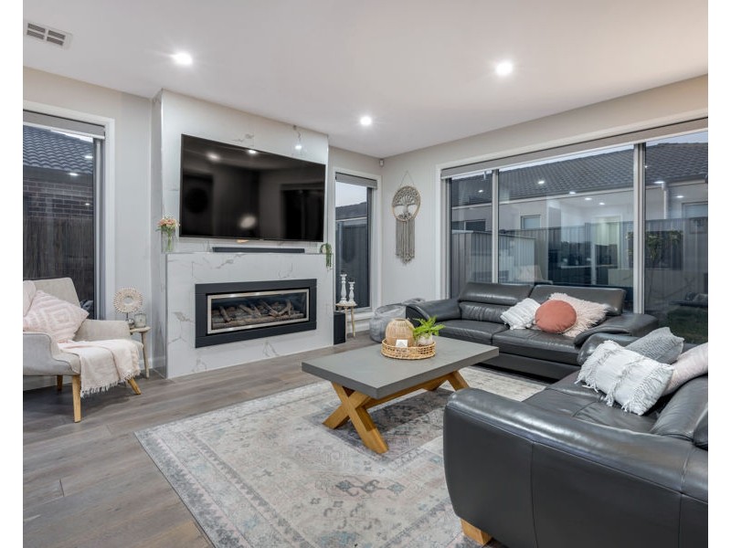 2 Tarlo Court, Craigieburn VIC 3064