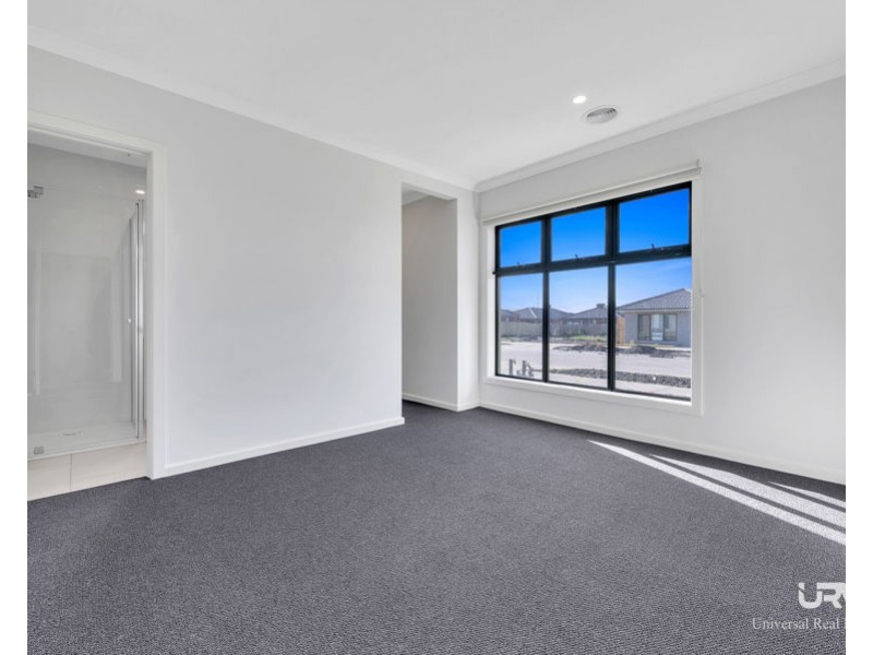 18 Pinaster Street, Wallan VIC 3756