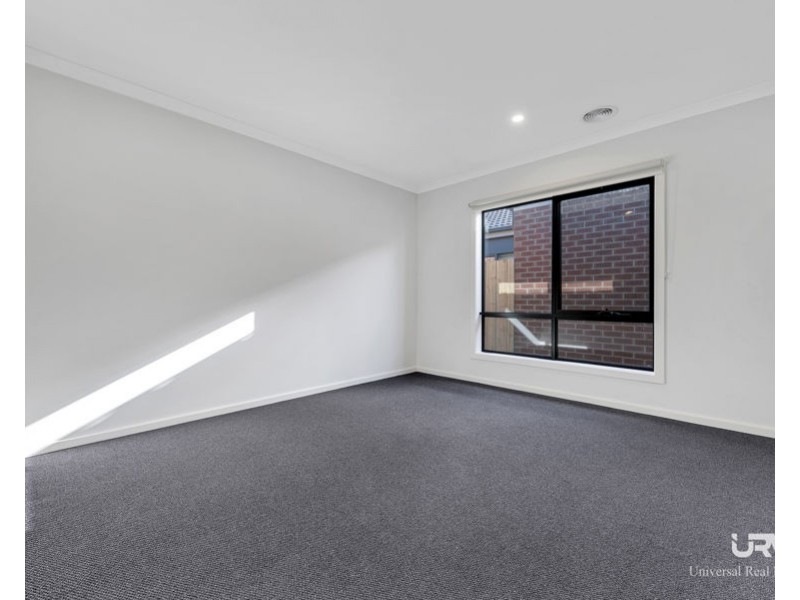 18 Pinaster Street, Wallan VIC 3756