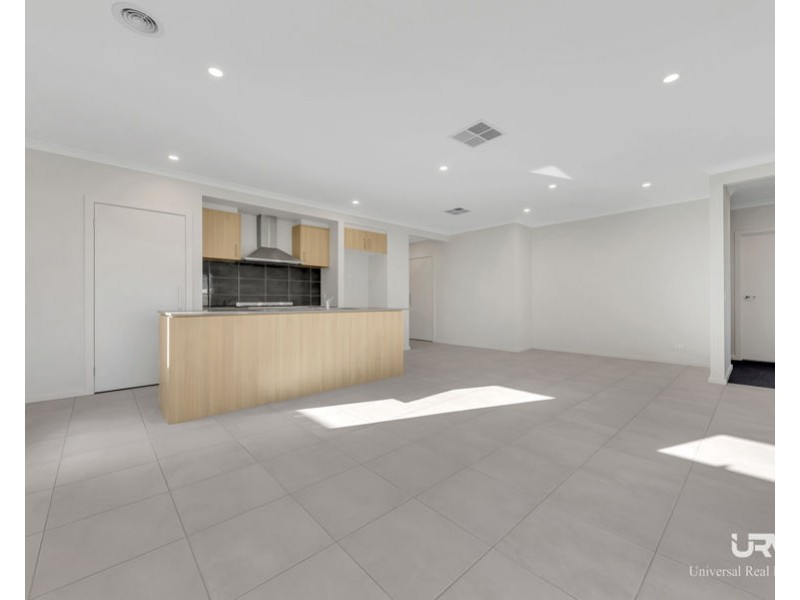 18 Pinaster Street, Wallan VIC 3756