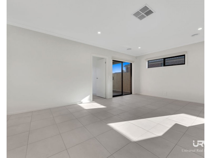 18 Pinaster Street, Wallan VIC 3756