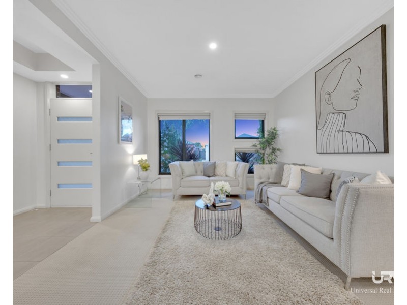 14 Rosleigh Drive, Craigieburn VIC 3064