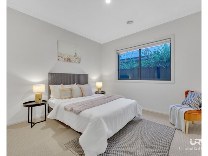 14 Rosleigh Drive, Craigieburn VIC 3064