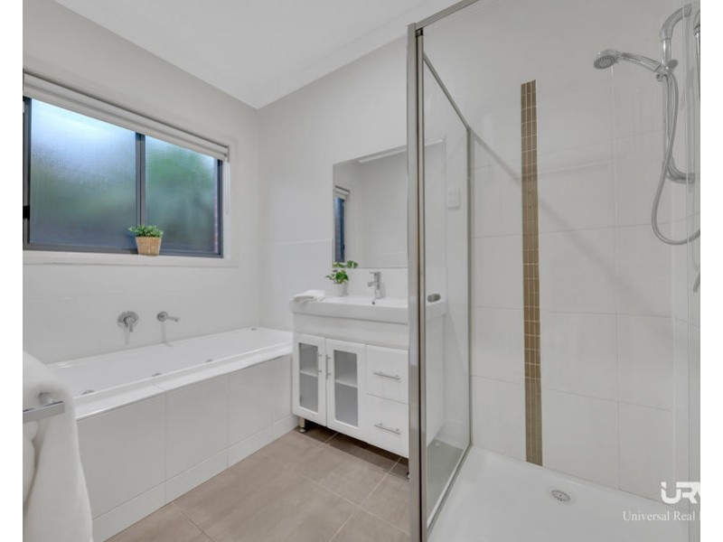 14 Rosleigh Drive, Craigieburn VIC 3064